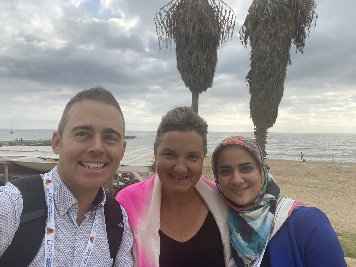 Walking meeting by the beach in Barcelona with @josephcmanning @z_rahmaty to finalize long term outcomes in #PedsICU #PICSp in the #PICSS-PF study in Switzerland 🇨🇭 #EAPS2022 @EAPSCongress @ESPNIC_Society