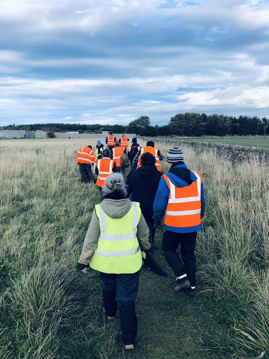 At the end of the day yesterday…. A long line of hi vis…. But look at that sky!! 
@CullodenNTS <a href="/bordersheritage/">Borders Heritage</a> <a href="/NTS_archaeology/">NTS Archaeologist</a>