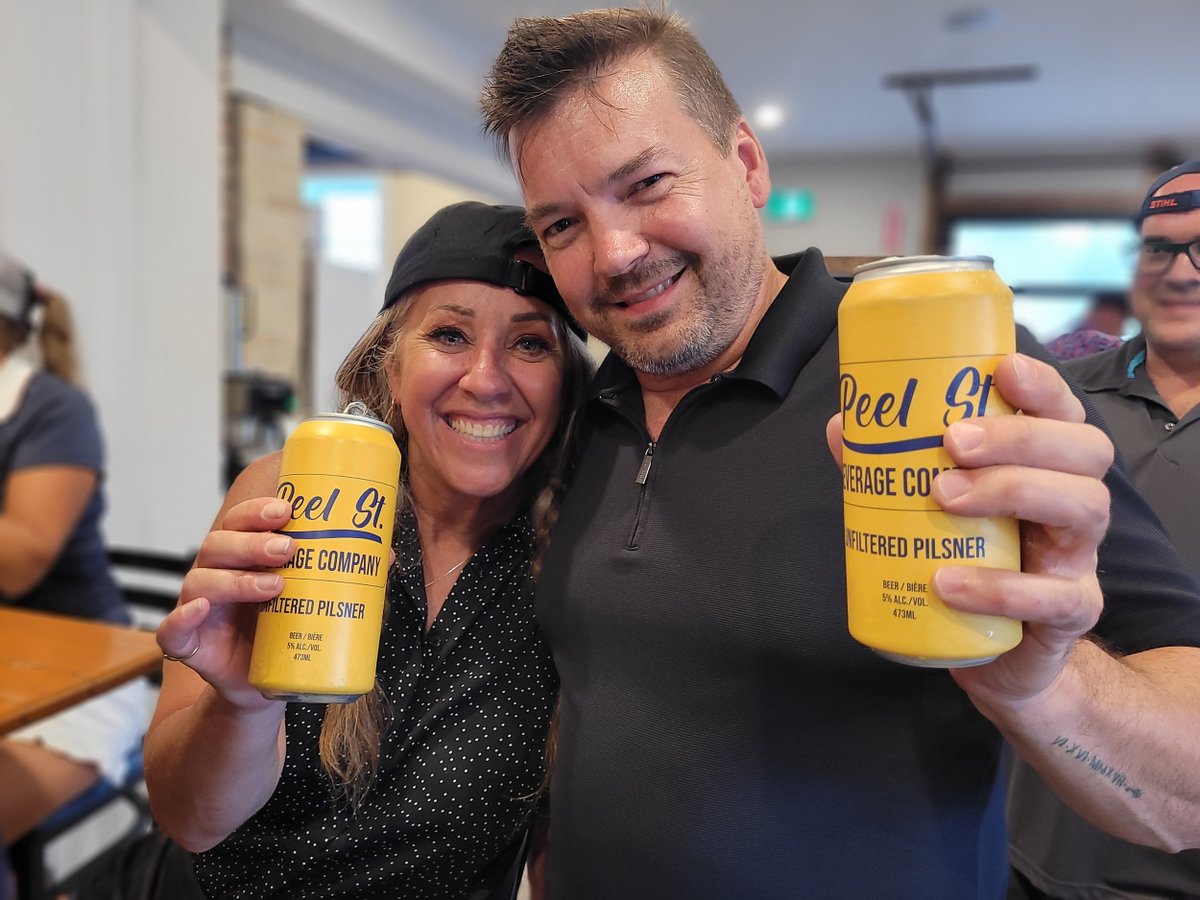 PeelStBevCo's tweet photo. Peel St. Bev Co bringing friends together one beer at a time. (Or in this case, two!) 😁 🍻 #PeelStBevCo https://t.co/d6Z4ntDGjn