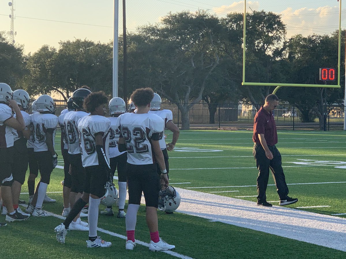 RJHlonghorns's tweet photo. Great night of ARJH 8th Football Tuesday!! #Longhornpride #RJHGameon https://t.co/DTMjWO25Yk