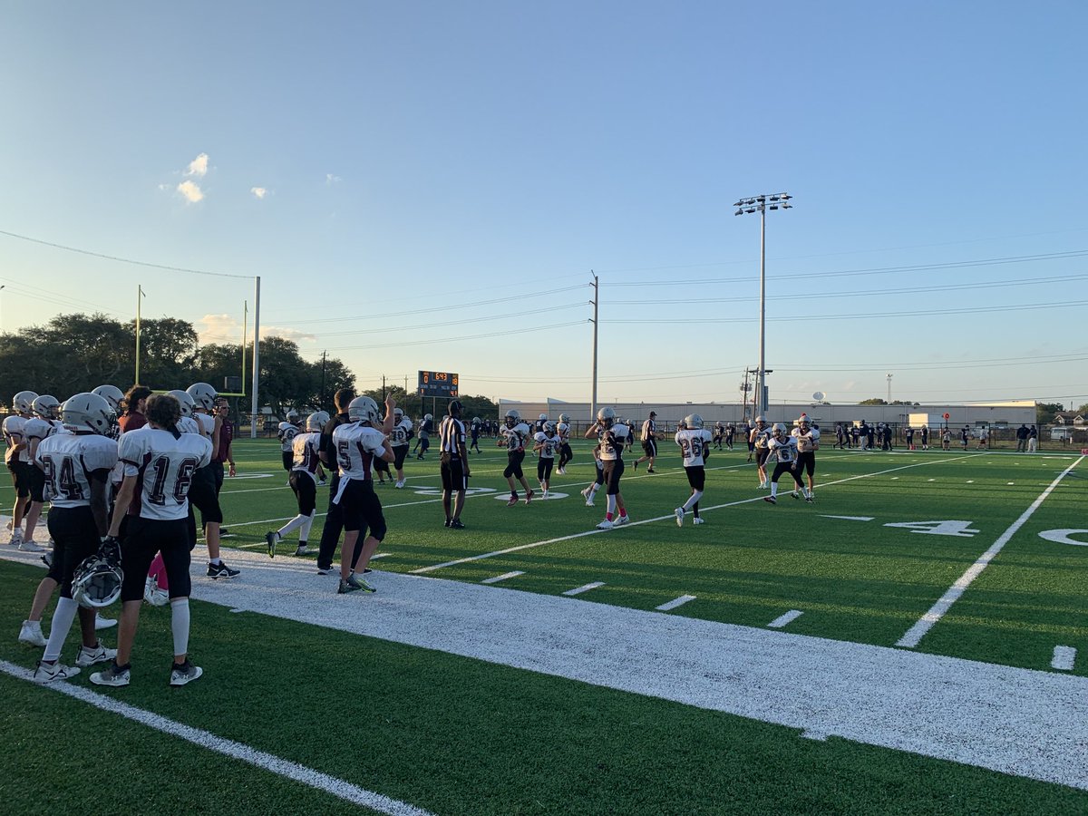 RJHlonghorns's tweet photo. Great night of ARJH 8th Football Tuesday!! #Longhornpride #RJHGameon https://t.co/DTMjWO25Yk