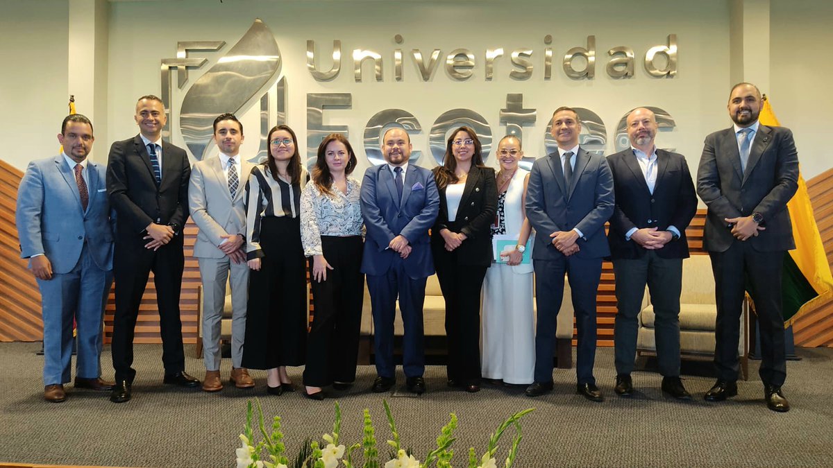 RicardoObandoM's tweet photo. #ModeloWarintza y Academia @UnivEcotec !!!  un espacio necesario para profundizar el debate de la industrialización del país. Minería responsable y  #cobre como herramientas fundamentales para nuestro desarrollo 🇪🇨. Excelente evento @RRedmin  @EnergiaMm @RecNaturalesEC https://t.co/fbRZaW7wzD