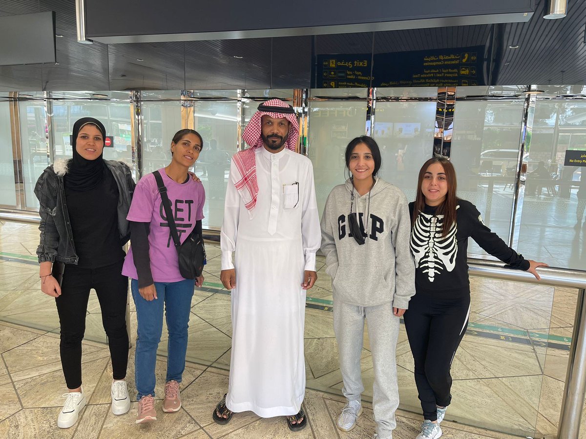 📸 وصول محترفات #نادي_فليج مطار الرياض هذا اليوم هلا هلا فيكم في بلدكم الثاني السعودية🇸🇦🇪🇬 
#سيدات_فليج 💪⚽