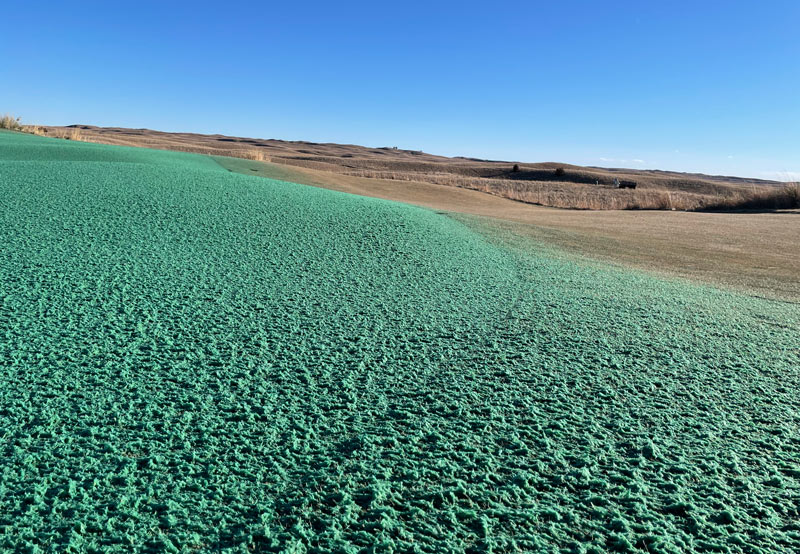 GCM_Magazine's tweet photo. Considering your options for cold season greens protection? Check out this handy hydromulch #turfhack from @theprairieclub: https://t.co/atU73hdiyX @GCSAA https://t.co/IS4UVBmG74