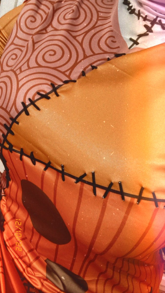 KagomeSmile's tweet photo. ❥┊ Spoiler next cosplay for Halloween ♡ Guess who she is!
#disney #nextcosplay #redhair #halloween https://t.co/SYBKU2ltsi