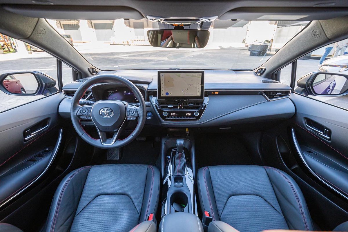 MotorPias_of's tweet photo. Nuevo @Toyota_Esp Corolla. 
Llega el lavado de cara al popular compacto de la marca nipona. 
Estará disponible en tres carrocerías: compacto, sedán y Touring Sport. 
#toyota #toyotacorolla #toyotaespaña #toyotacorollahatchback #toyotacorollasedan #toyotacorollatouringsports https://t.co/J8Dq1RensK