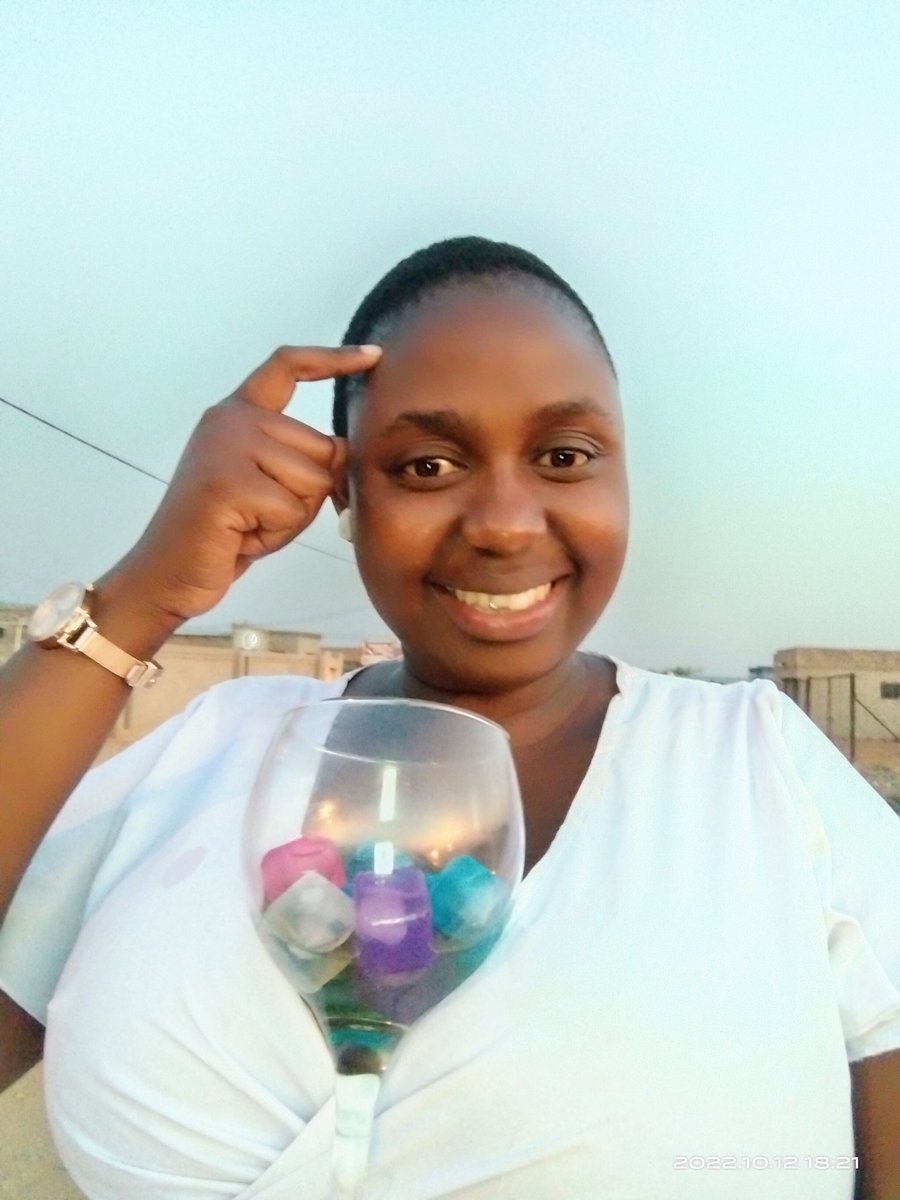 ChaukeMathilda's tweet photo. Glass holders 😝😝😝 https://t.co/gHmnSRBhE7