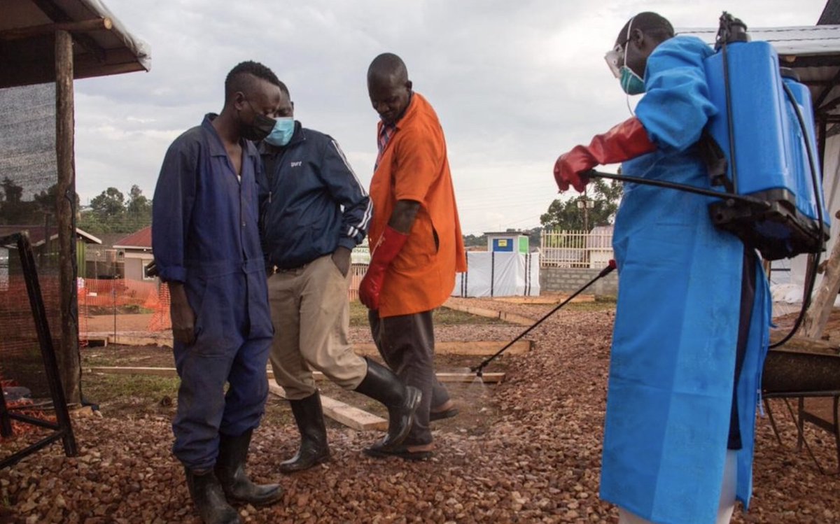 Aujourd'hui, les Ministres africains de la santé, @WHO & @AfricaCDC ont convenu de mesures conjointes pour arrêter la propagation éventuelle de l'épidémie actuelle de maladie Ebola en Ouganda et au-delà de ses frontières. ➡️bit.ly/3VkkhBk