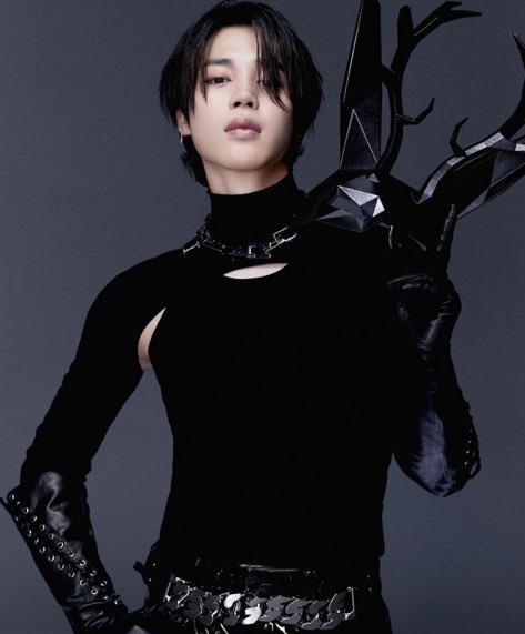 PJM_data's tweet photo. Jimin sets a new Worldwide Record as the FIRST and ONLY person to have 28 related keywords and hashtags occupying Twitter's Worldwide Trends simultaneously for the THIRD YEAR in a row!!

Congratulations Jimin, and happy birthday!!!

#HappyBirthdayJimin
#JIMINDAY
#OurBelovedJimin https://t.co/v33CTuGVBe