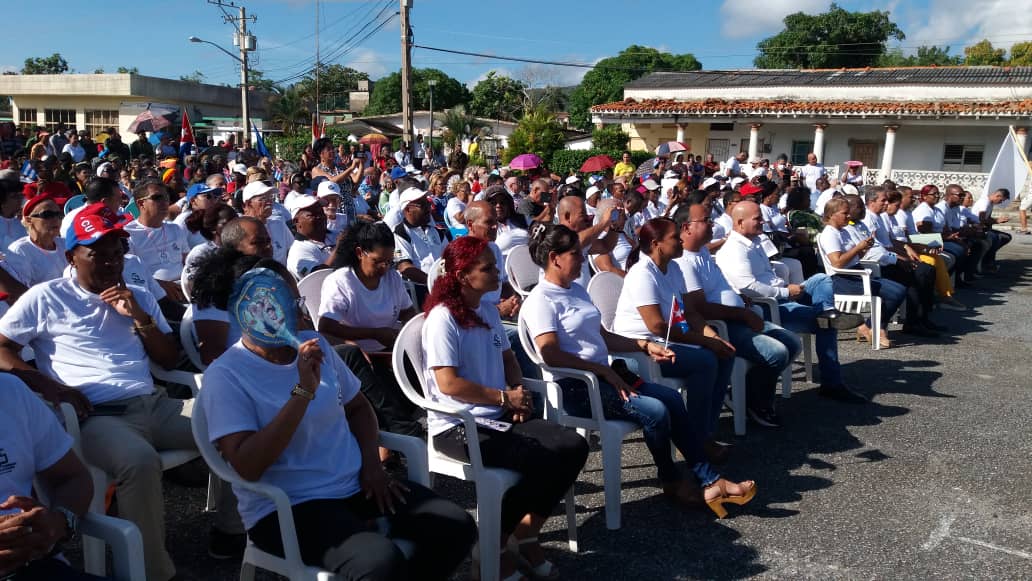 islavisionicrt's tweet photo. #45EducaciónInternacionalista
👨‍🏫🌍El acto central x el 45 aniv. de la educación internacionalista en la Isla, inició con las palabras del exbecario etiope Sansón Teleke, quien agradeció la labor🇨🇺 y la solidaridad de Fidel en la formación de jóvenes...
🧑‍💻➡️https://t.co/myOZP1JvCu https://t.co/DFqe5DGyyF