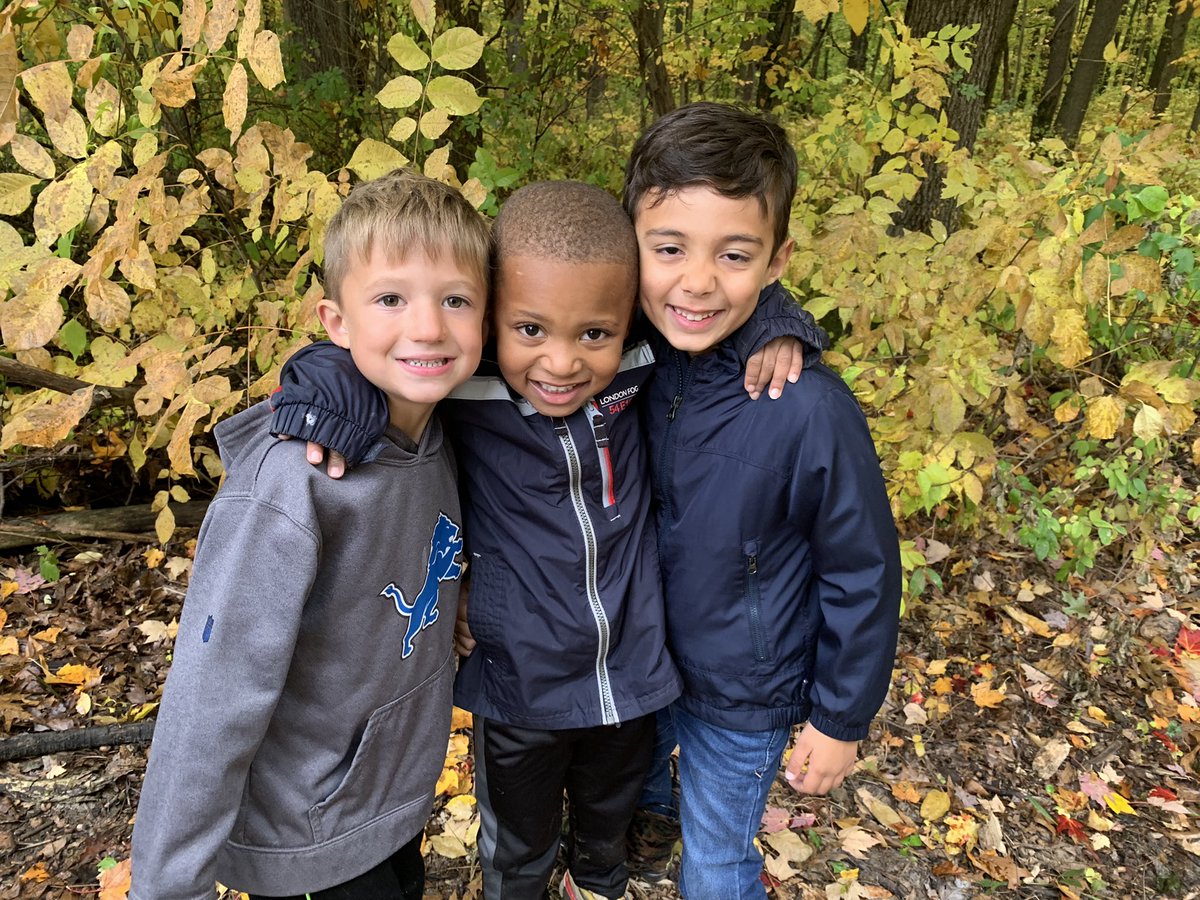 SlusherKinder's tweet photo. Nature Walk 🍃 🍁 @uplandhillsfarm @StadiumDriveLO https://t.co/buxStVufwY