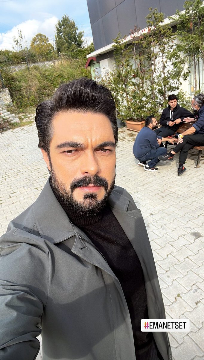 SeriesTurcasMex's tweet photo. Selfie de #HalilİbrahimCeyhan desde el set de la serie #Emanet. 💥😎 https://t.co/Nvh7QLUzax