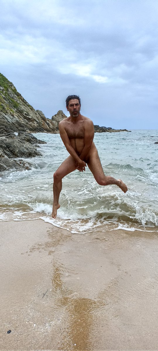 yosoy_pie's tweet photo. A soltar y a disfrutar del tiempo
#zipolitebeach #zipolite #nudeguy #enjoyingmybody #hairyman #hairydude #beachtime #hairygay #hairybody #gaymodel #gaydude #MyBodyMyChoice https://t.co/ypEccaeQt7