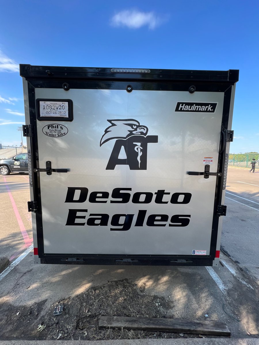 Desotosportsmed's tweet photo. S/O to @LGallowayMBA @desotoisdengage @bswhealth_DFW for help in getting our new trailer!

For our AT’s the valsalva excitement is real! Lol. https://t.co/UDC85AzWBr