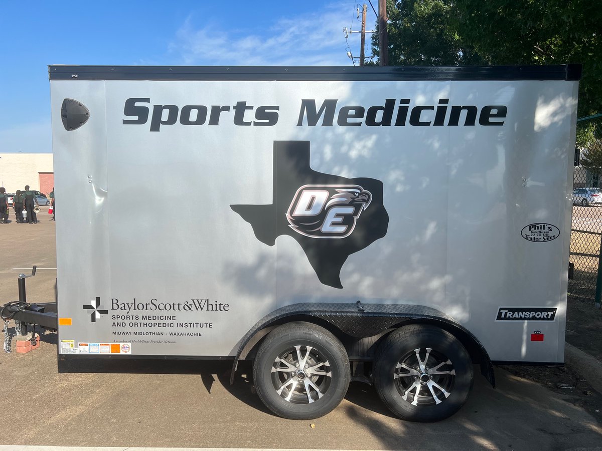 Desotosportsmed's tweet photo. S/O to @LGallowayMBA @desotoisdengage @bswhealth_DFW for help in getting our new trailer!

For our AT’s the valsalva excitement is real! Lol. https://t.co/UDC85AzWBr