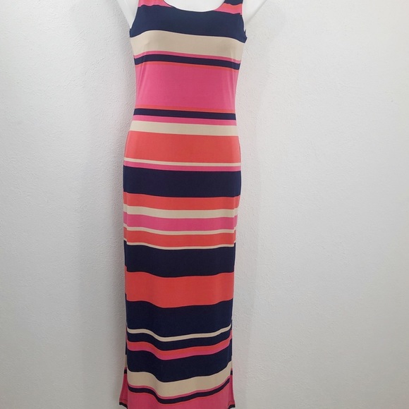 AlyciasBoutiqu1's tweet photo. So good I had to share! Check out all the items I'm loving on @Poshmarkapp #poshmark #fashion #style #shopmycloset #avajames #jessicahoward #express: https://t.co/6ptH5QdS0Q https://t.co/T7oVOegH0Z