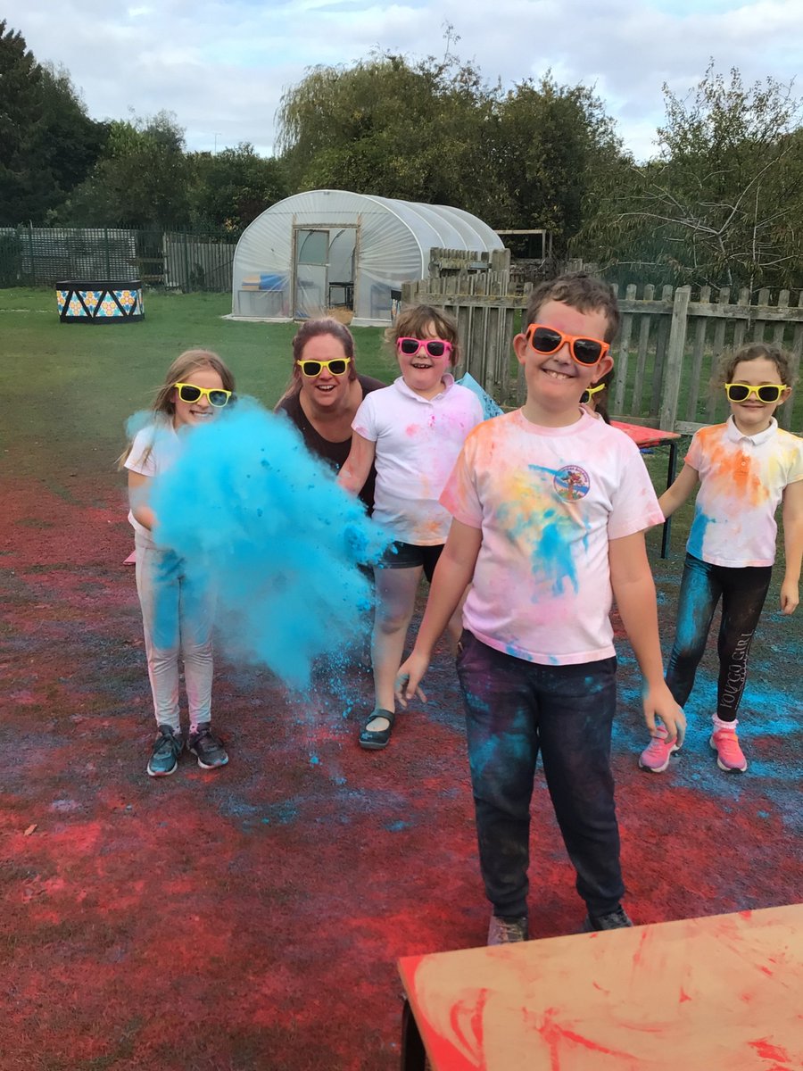 Riverside_2015's tweet photo. Colour run in the sun! The children went home very colourful and extremely happy this afternoon.
#11before11 #reach2is10 @reach2trust https://t.co/uwEruf3eCd