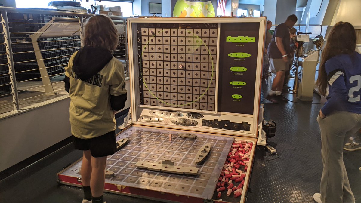 HodgesNKMS's tweet photo. The 7th grade had a fabulous day at Nauticus! Big shout out to @HistoryMcClung for organizing an amazing learning experience. @NewKentMS https://t.co/E0OQfC1r33