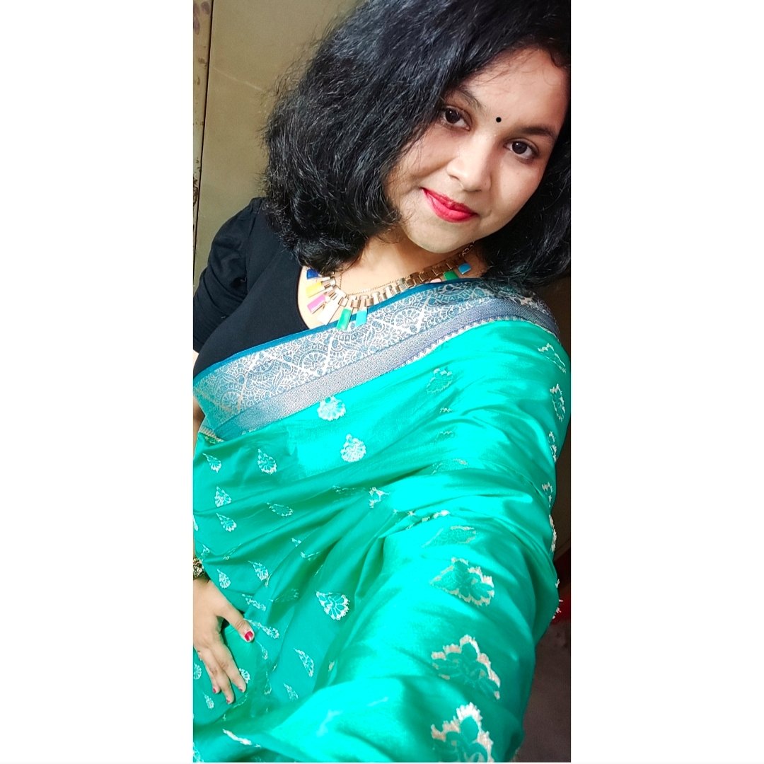 DonaDas140599's tweet photo. Elegance never goes out of style....♥️
#sareelove #saree #sareedraping #indianwear #sareeblouses #sareeblousedesign #sareestyle #sarees #indiantraditionalwear #indianfashion #realindia #sareestories #sareeinspiration #sareeblogger #designersarees #bhfyp https://t.co/HvXGXLBCLE