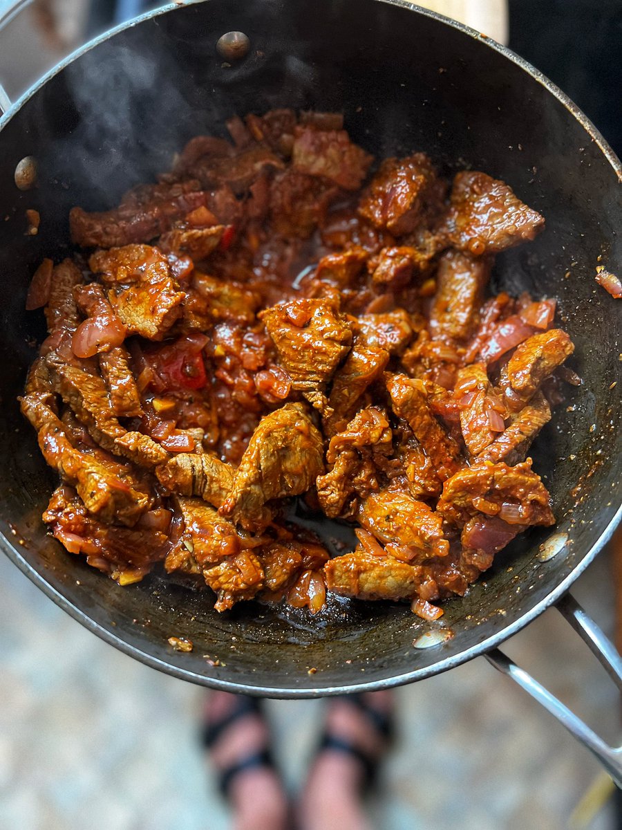 Food4lovers's tweet photo. Beef Chilli begins โฆ
#LoveChilli https://t.co/dYId9Zgok3