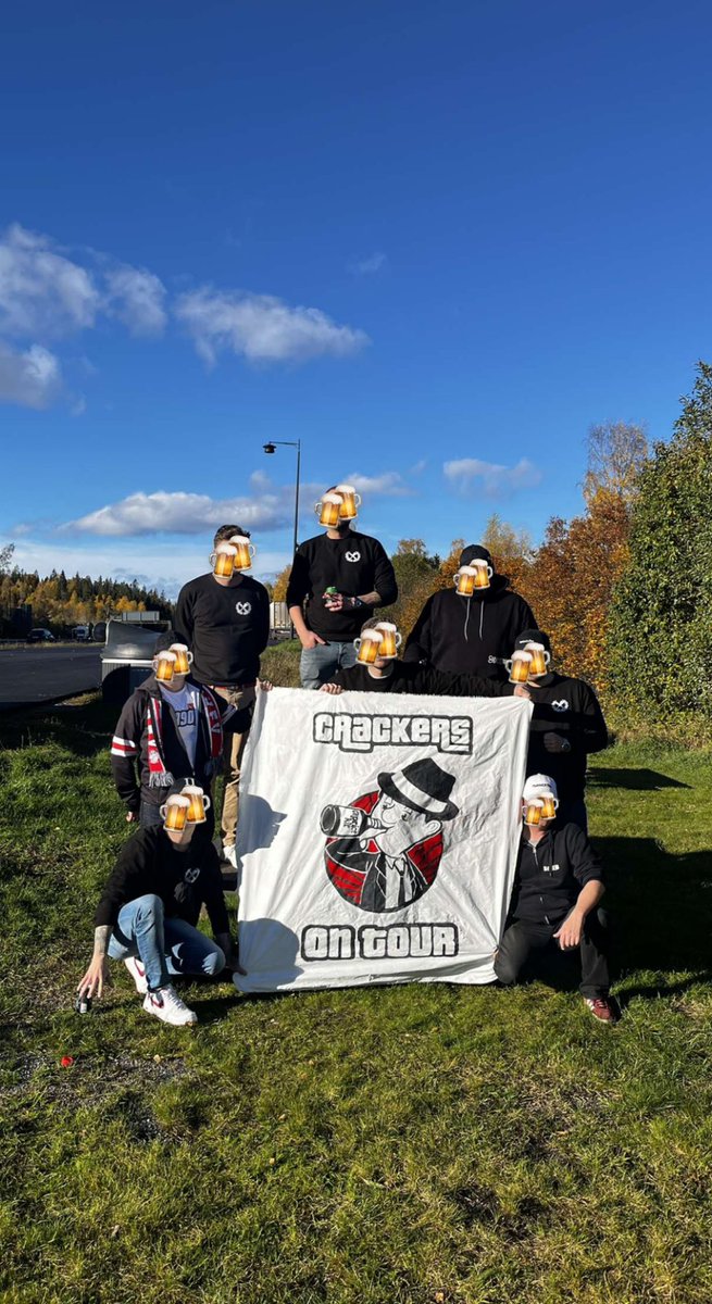 NVCTifo's tweet photo. Ett tappert gäng åkte upp till Timrå i lördags. Nu på lördag den 15/10 åker vi ner till Ängelholm med @143Orebro för att se rödvitt kriga hem 3 pinnar. Det finns platser kvar, boka in dig via 14-3s hemsida så ses vi på bussen. Skål för rödvitt. https://t.co/JhCYHPoPBf