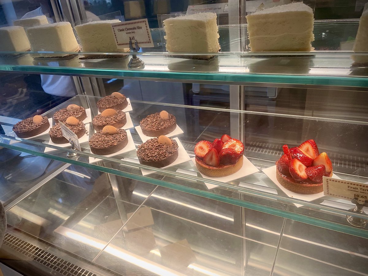 ShuHirata's tweet photo. I suppressed myself.
我慢した。
#breadsbakery https://t.co/YLqpZj8AYD