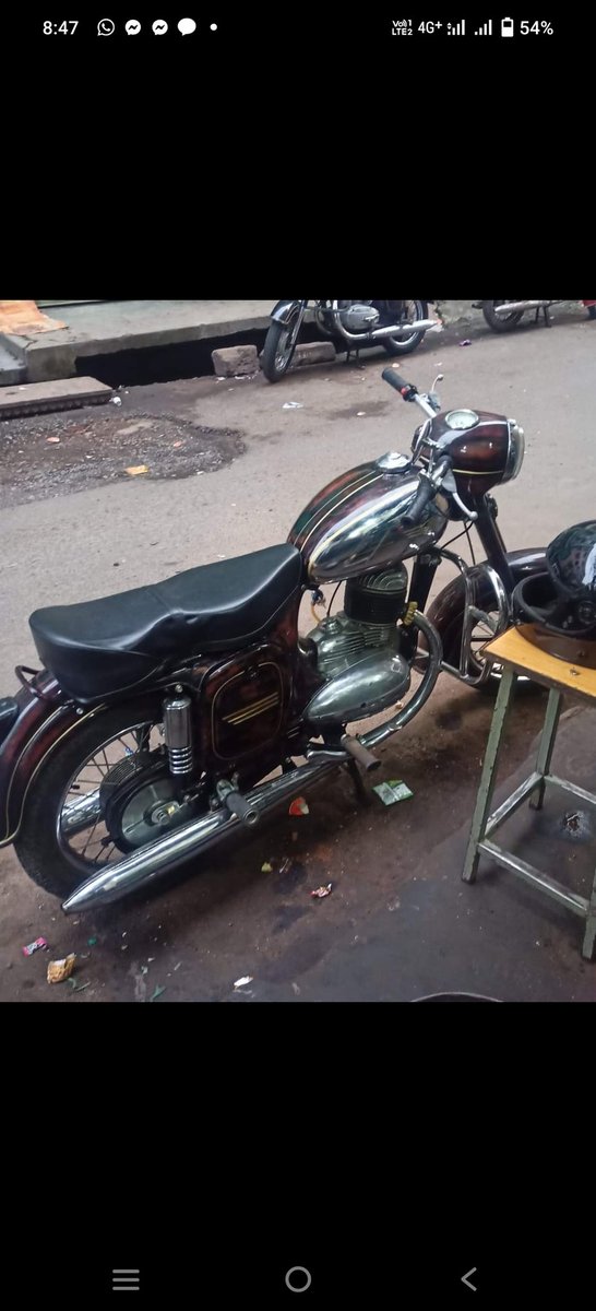 Subratasen1234's tweet photo. @jawamotorcycles we want this https://t.co/MYb1vBlM2F per my opinion modern jawa can't fullfill the old feeling.We want that the legendary feel.please reintroduce the old engine with better https://t.co/nHFgYXO0NP jawa https://t.co/9TP3WvDOG6