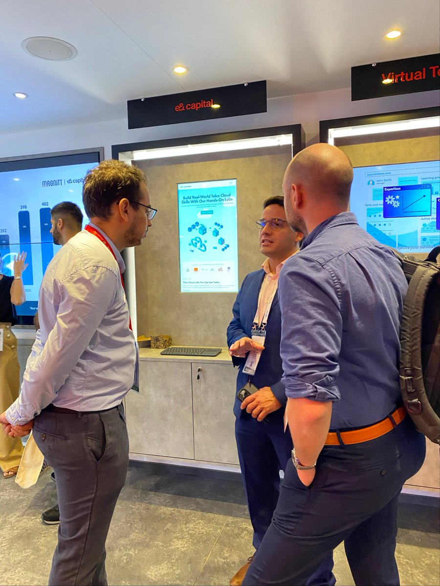 LabLabee tweet media