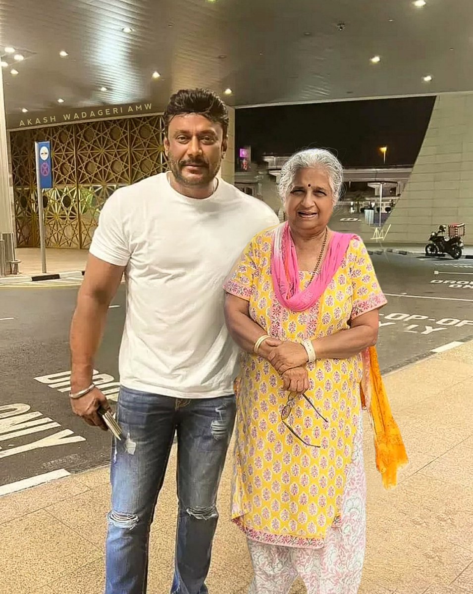 akashwadgeriamw's tweet photo. 🔥🖤ಡಿ.ಬಾಸ್ ಎಂದರೆ ಭಕ್ತಿ ಸುಧಾಅಮ್ಮನವರೆಂದ್ರೆ ಸ್ಪೂರ್ತಿ'💪 ಇ ಪೊಸ್ಟ್ಗೆನಿಮ್ಮ ಅನಿಸಿಕೆಗಳೆ ಯುಕ್ತಿ🤗
@akashwadageriamw ✨🖤 https://t.co/qacadyI98n