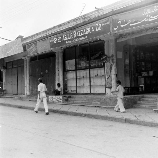 Long before #pharmacy became a separate discipline, #chemists handled #medical #stores. The pix shows one such chemist in princely #Hyderabad state. It catered to the needs of the ruler and his family. #history #medicalheritage
