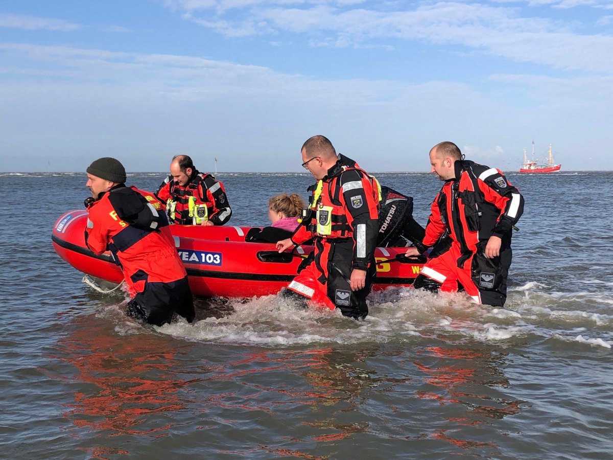 Erfolgreiche Rettung einer Spaziergänger von einer Sandbank, spo.dlrg.de/einsatztagebuc…

#DLRG #StPeterOrding, #Nordsee, #Wasserrettung, #SPO