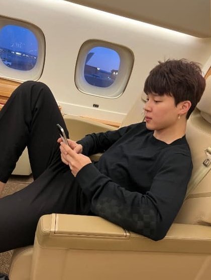 Shinemichm's tweet photo. — Felicitaciones de #JHOPE para #JIMIN por su cumpleaños:

🐿: Nuestro jiminie😋

#HappyBirthdayJimin #JIMINDAY #OurBelovedJimin #AngelofOctober #1013Blessing [+] https://t.co/hXUifu4j9y