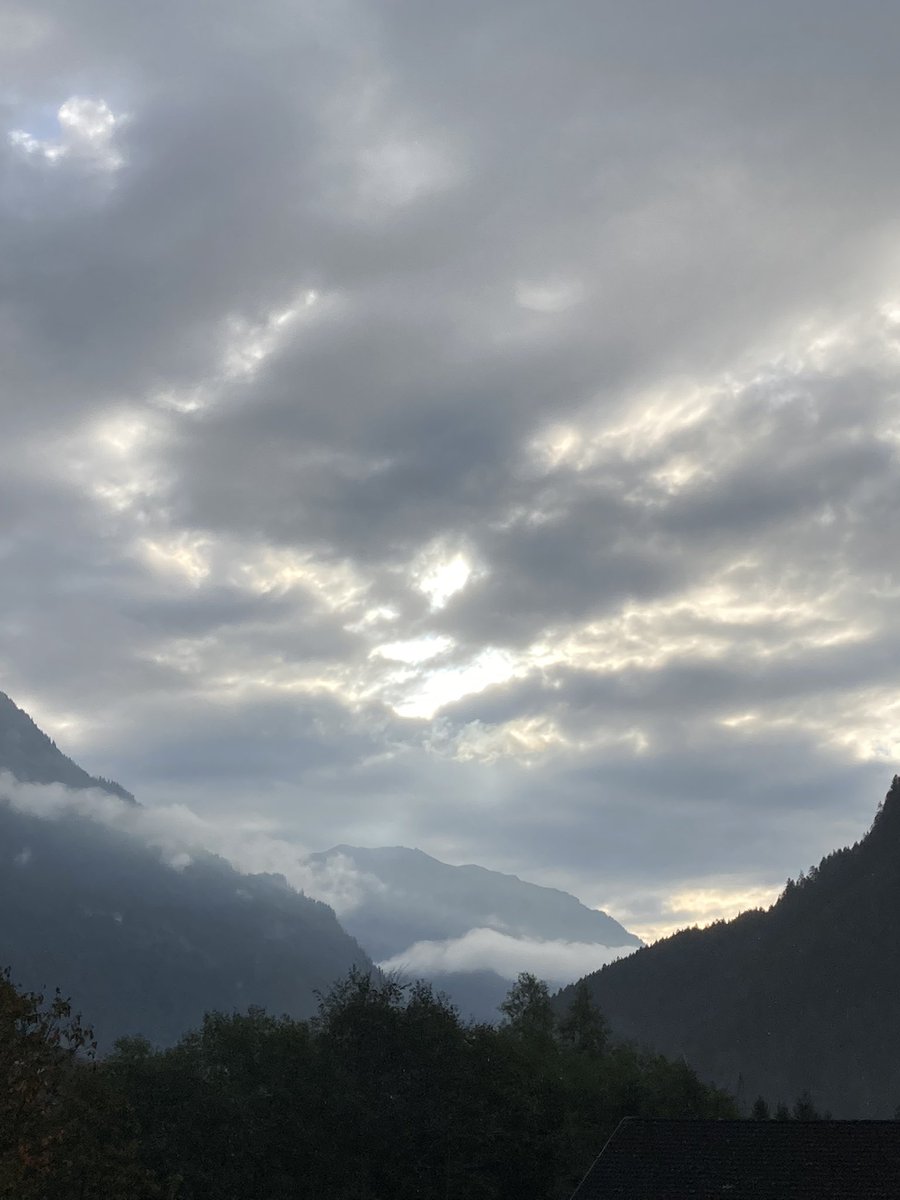 FranziMaetzel's tweet photo. About this morning #mountains #sky #clouds #sun #mountainlife #outdoors #mornings #skyvibes #nature #outside #trees #vibes #meinmontafon #gorgeous #weather #stunning #beautiful #beautifulnature #montafon #landscape https://t.co/f4ZxTouzWu