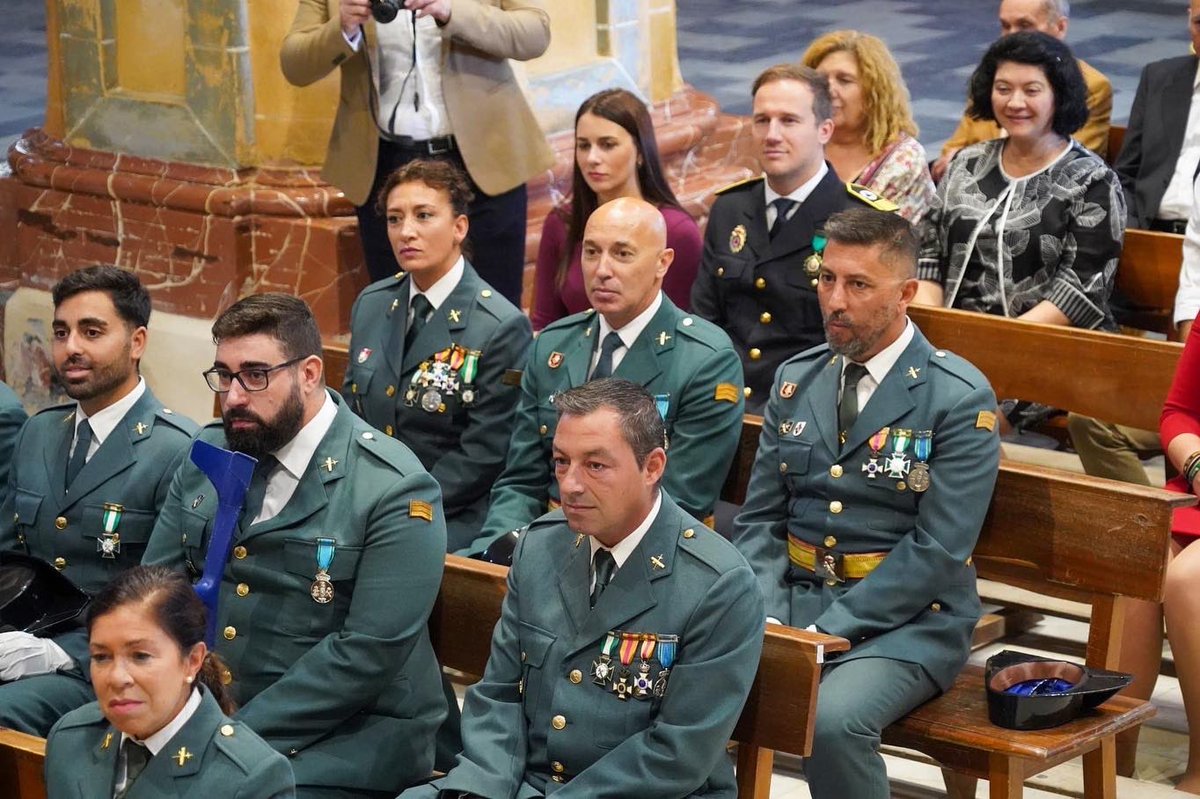 PCMoguer's tweet image. ℹ️ Día especial el de hoy en el que hemos acompañado a los miembros de la Guardia Civil en el día de su festividad. 💚🇪🇸🫡

🔊 Viva la virgen del Pilar !! 
🔊 Viva la Guardia Civil !!
🔊 Viva España !!