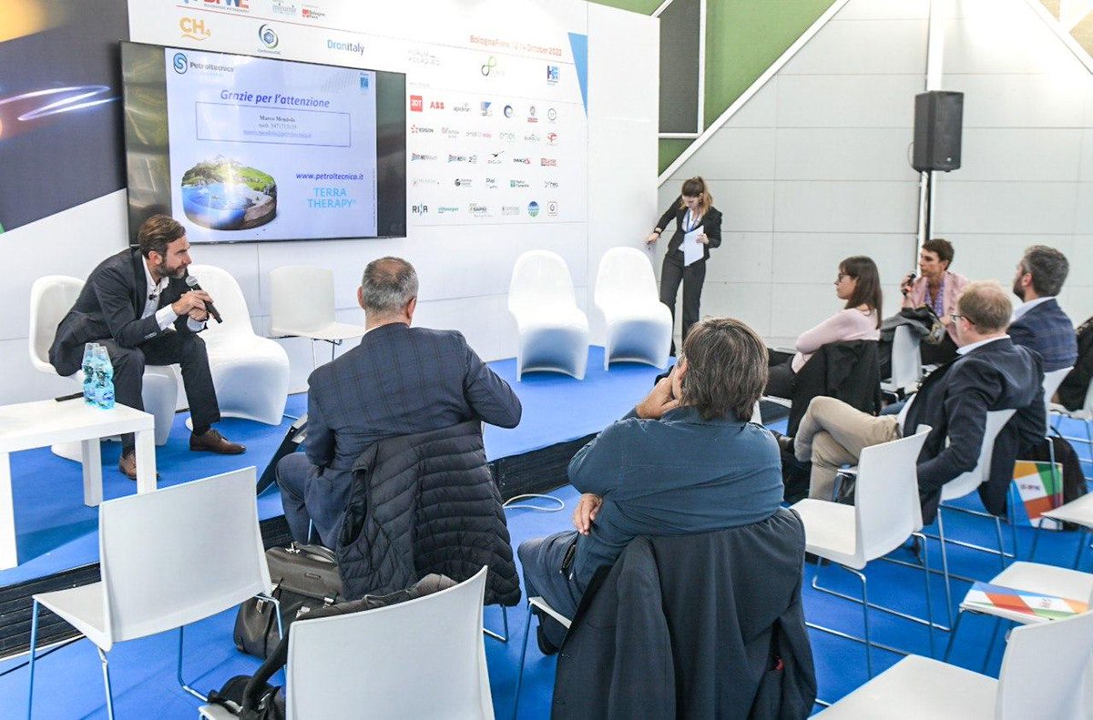 📣News da #FuelsMobility
I PUNTI VENDITA PER LA MOBILITÀ: AMBIENTE TRA ECONOMIA CIRCOLARE E SOSTENIBILITÀ. Evento promosso da <a href="/unem_it/">unem</a>
Grazie a: #EniRewind #MaresItalia <a href="/Stantec/">Stantec</a> <a href="/ramboll/">Ramboll</a> #Petroltecnica