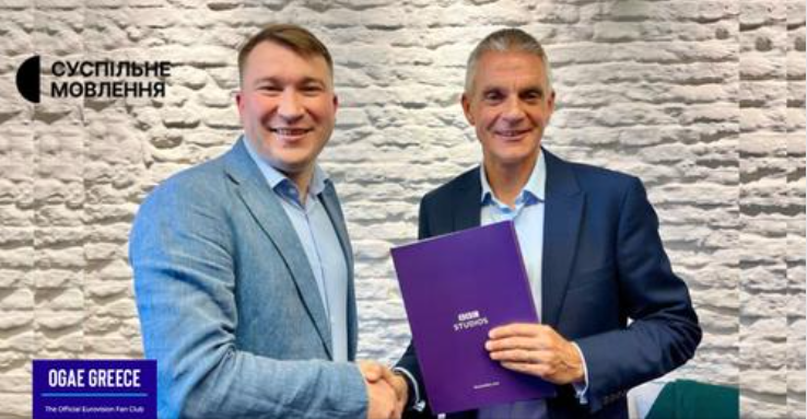 OgaeGreece's tweet photo. 🇺🇦🇬🇧 UA:PBC& BBC signed a memorandum to cooperate for Eurovision 2023!
🇺🇦🇬🇧 Χέρι - χέρι θα πορευτούν UA:PBC και BBC για την Eurovision 2023!
👉https://t.co/jkBxRm3dKs
#eurovision #Eurovision2023 #UAPBC #BBC #Ukraine2023 #UK2023 #Liverpool2023 #UK2023 #ogae #ogaeGreece https://t.co/6qXV7RfII8