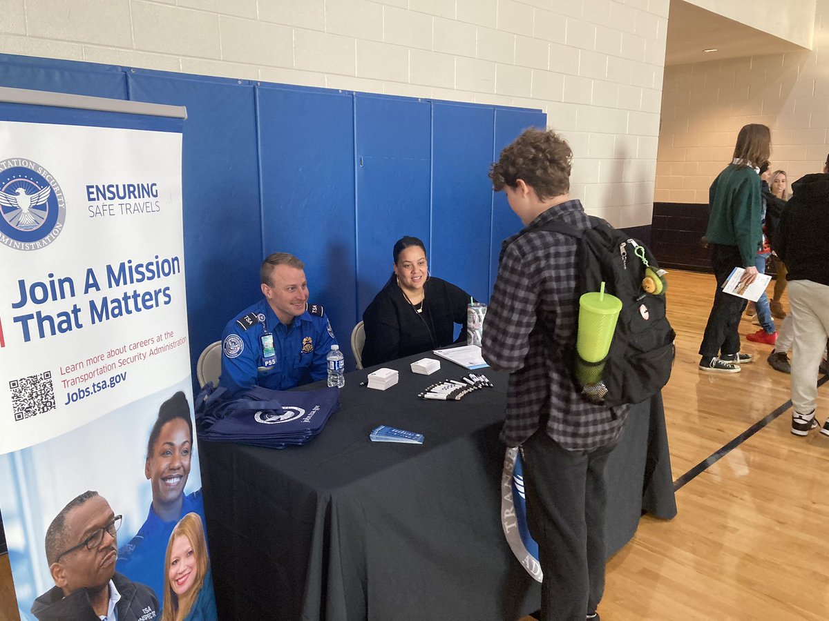 a boring world XI tweet media