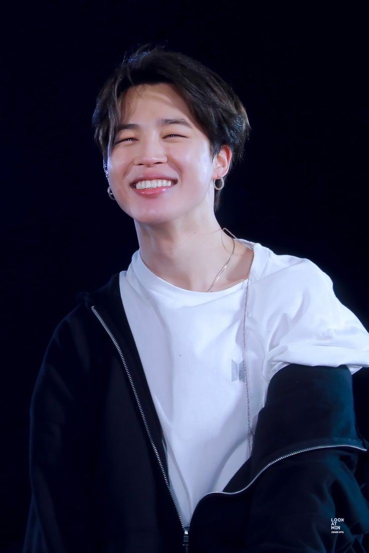 whenimgoneeeee's tweet photo. Another year with my baby... Happy birthday to my dearest Jiminie. Thank you for being the reason I smile, for being the light to my darkest nights, for filling my life with colours. Love you to infinity! #JIMINDAY #지민아_28번째_생일축하해 https://t.co/vu1BDOOiQr
