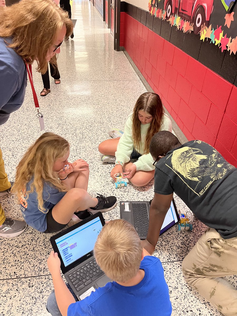Our students <a href="/rches_pirates/">Ray Childers Elem.</a> enjoy building with <a href="/LEGO_Education/">LEGO Education</a> The creativity and teamwork rocks!! #allinbcps #ignitelearningbcps #steam