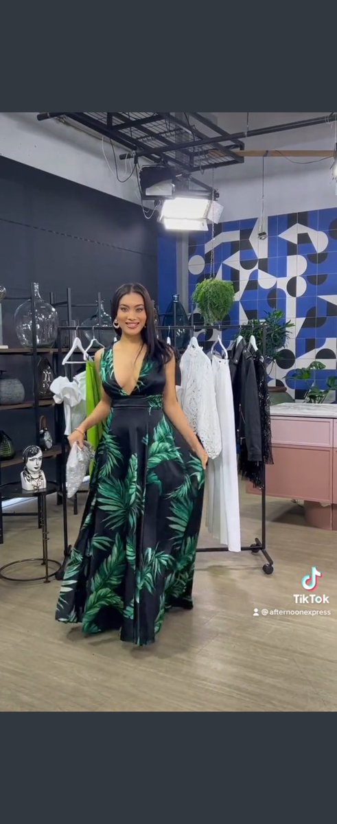 amggg06's tweet photo. #FoschiniSA 
This is just ABSOLUTELY GORGEOUS 🥰😍 Perfect for summer night life ❤️ Date night with bea, dinner date with the bestie or going to garden wedding.... this dress is versatile, made for any occasion ❤️‍🔥
 #ItsByLuella  @foschinisa

@AfternoonChat https://t.co/c7TH415vOV