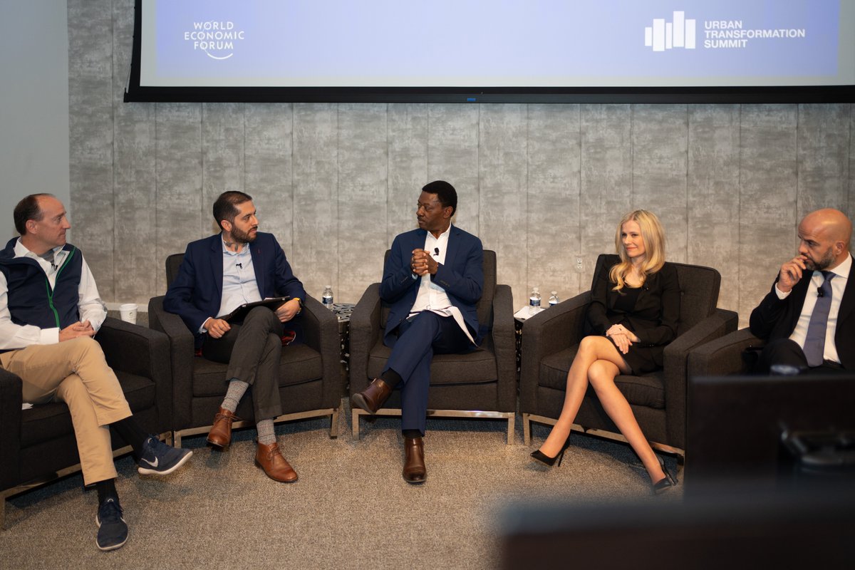 Ruta_N's tweet photo. El Urban Transformation Summit #UTS22 @wef, reúne a líderes, gobiernos y sociedad civil para crear alianzas y movilizar acciones que logren ciudades más sostenibles e inclusivas.
¡Nuestro director está en este espacio que recoge experiencias para ser aplicadas en nuestra ciudad! https://t.co/mU3960hrrA