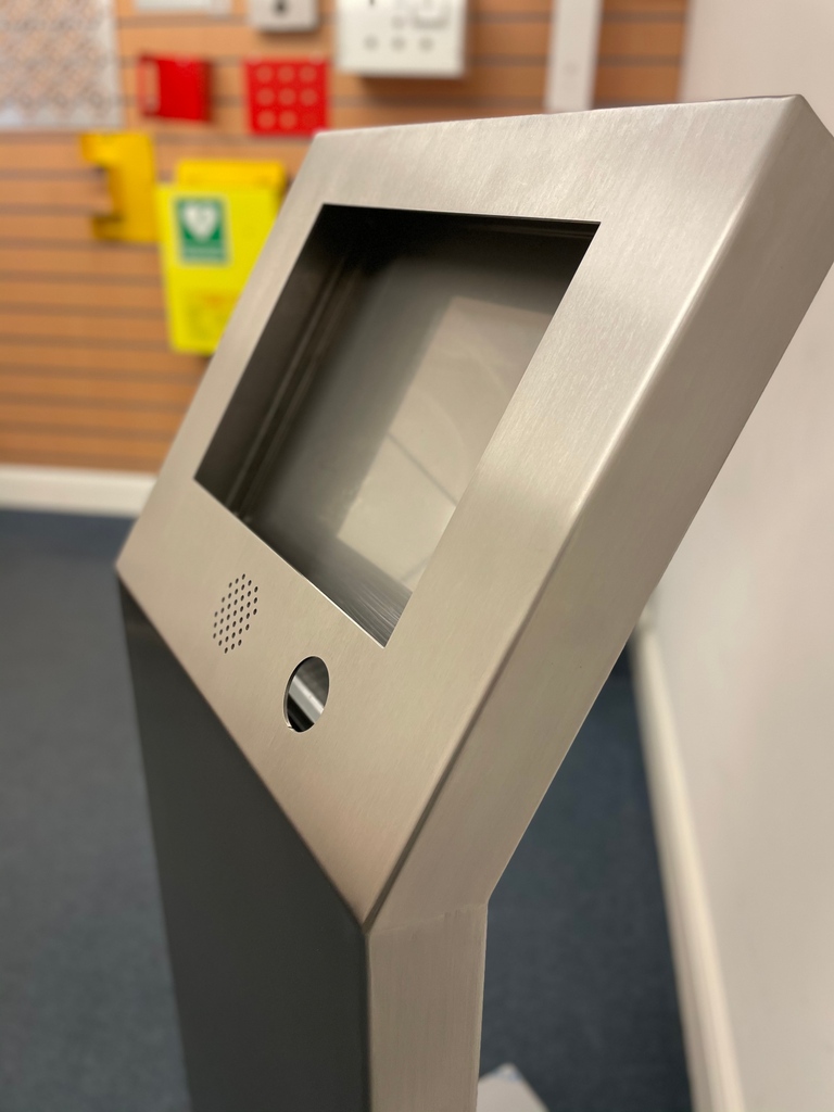 Here we have one of our amazing bespoke stainless steel pedestals for the lift industry.
⁠
☎️ 01277 810170⁠
📧 pawleandco@hotmail.com ⁠
💻 pawleandco.co.uk⁠
⁠
⁠
#pedestal #britishmanufacturing #steelmetal #steelmetalfabrication #liftcompany #metal #industry #steel