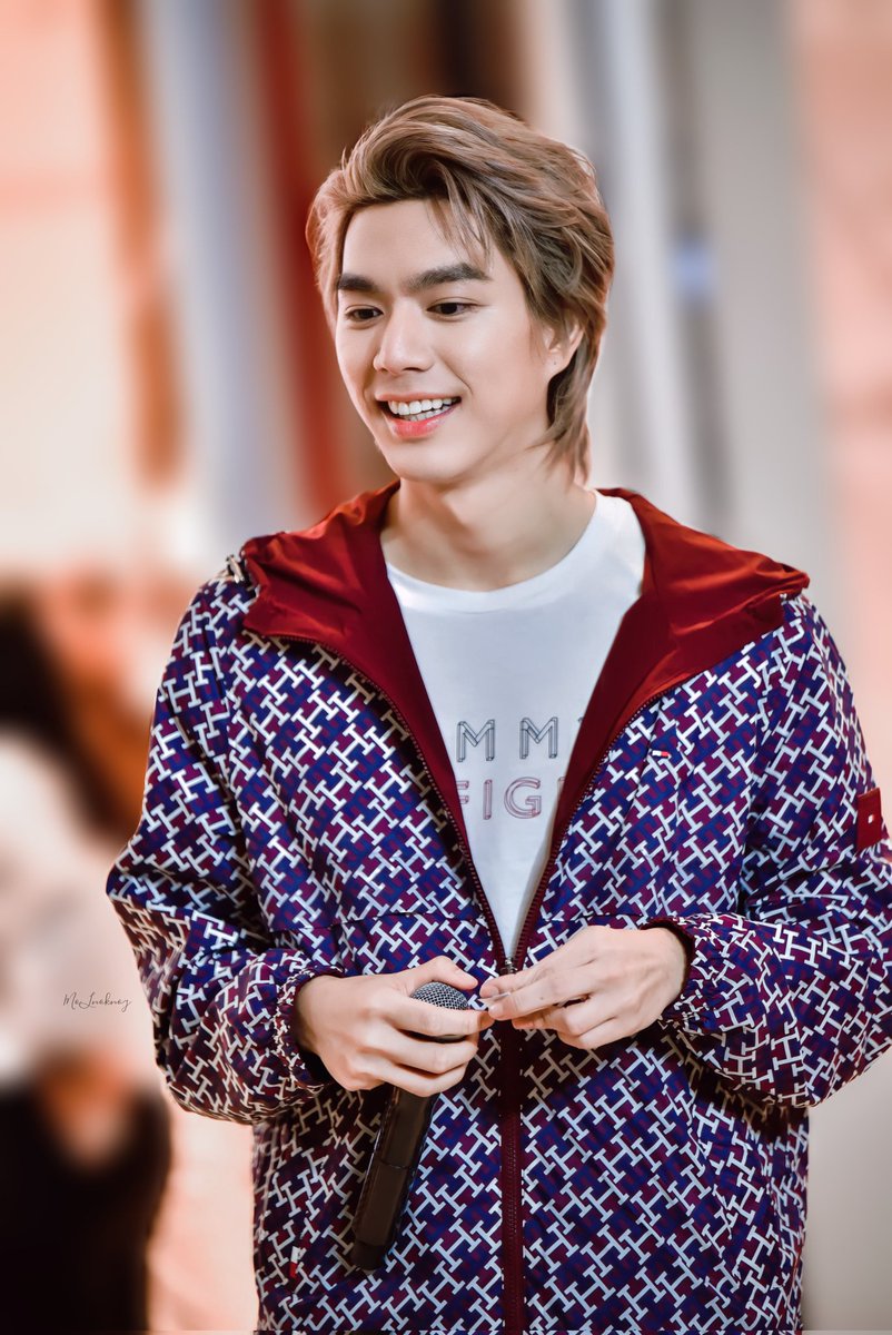 molnoknoy's tweet photo. กระดาษในมือเธอไม่มีชื่อเรา แต่กระดาษในใจเรามีชื่อเธอนะ 😝❤️‍🔥

#TommyHilfiger #TommyHilfigerTH
#WorldofHilfigerTH #THMonogram

#brightnorr #ไบร์ทนรภัทร
#BNBYNN #BN12102022 https://t.co/D9W9zuoLmT