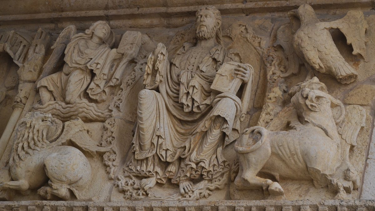 Que pocas cosas románicas me han dejado completamente estupefacto, sin reacción, sin palabras... como la primera vez que vi esta barbaridad ante mí.
Cristo en Majestad rodeado del Tetramorfos. Iglesia de Santiago. Carrión de los Condes #Palencia
