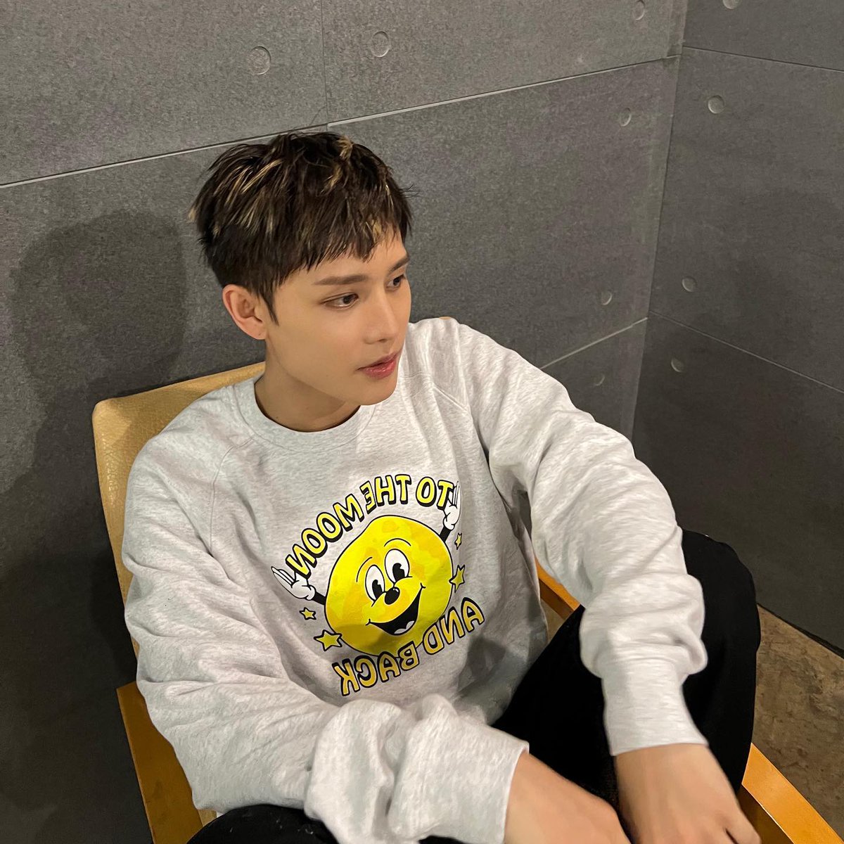 MTI_IG's tweet photo. [221012] mo.on_air post

"To the 🌙
#capsulebynct127 @/capsulebynct127 @/represent https://t.co/uL5qilFigE" 

#TAEIL #태일 #NCT태일 
https://t.co/R8ZsmgdsKK https://t.co/07Z9FS67f1