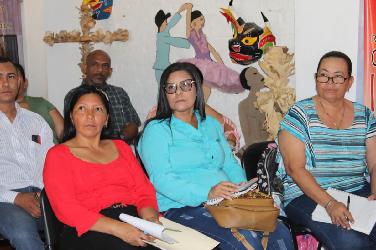 GabrielRPsuv's tweet photo. Participamos en la instalación en nuestro municipio del Diplomado Vida Y Obra Del Libertador Simón Bolívar, lo que nos llena de orgullo por representar formación Bolivariana para la vida.

#GritoDeResistenciaIndigena 
@NicolasMaduro 
@chavezcandanga https://t.co/B0Lq1G1lD2