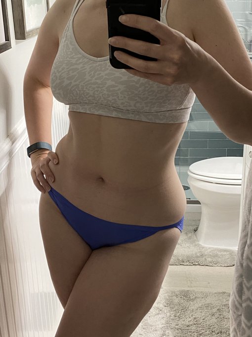 Do you like my curves? https://t.co/lcTSDlZP41