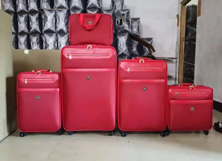 Bright and Colorful red; genuine leather luggage.

Send a DM to order.🤩

#luggage #luggages #luggagebags #luggagebox #luggageset #travel #travelblog #travellingbox #redluggage #lagos #nigeria