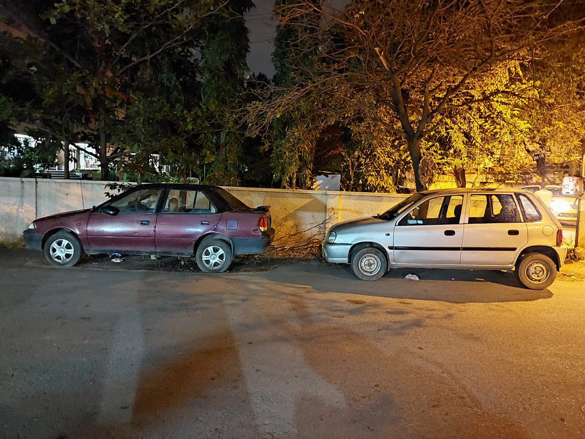 scvivek_chandra's tweet image. We are residents at Hanumahills layout, opposite Chaitanya techno school are seeing these 2 abandoned cars parked in front of our apartment for months now.

Please help us to get rid of these cars. @BlrCityPolice, @jointcptraffic @BlrCityPolice