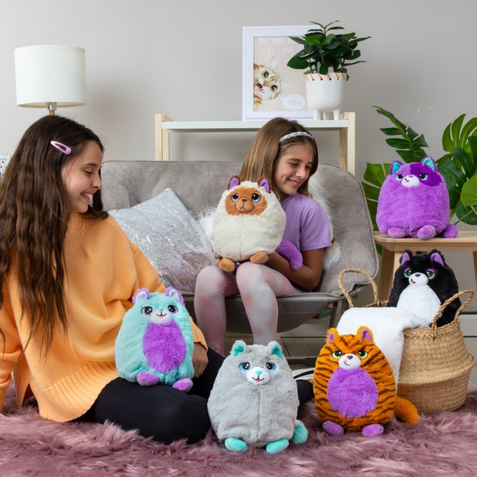 A comical group of cats with a passion for…sitting! No space is too small for these funny felines—or so they think @basicfuntoys #nappaawards #playlearnconnect #Misfittens #FitsDifferent #BasicFunToys